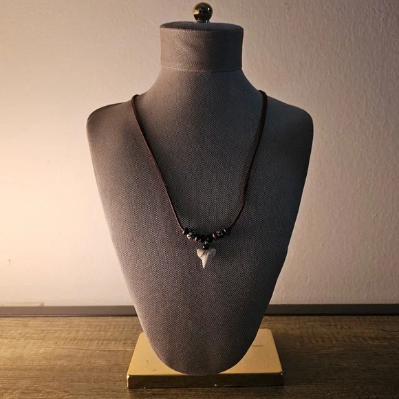 New Hawaiian Shark Tooth & Beaded Necklace - Picture 7 of 8